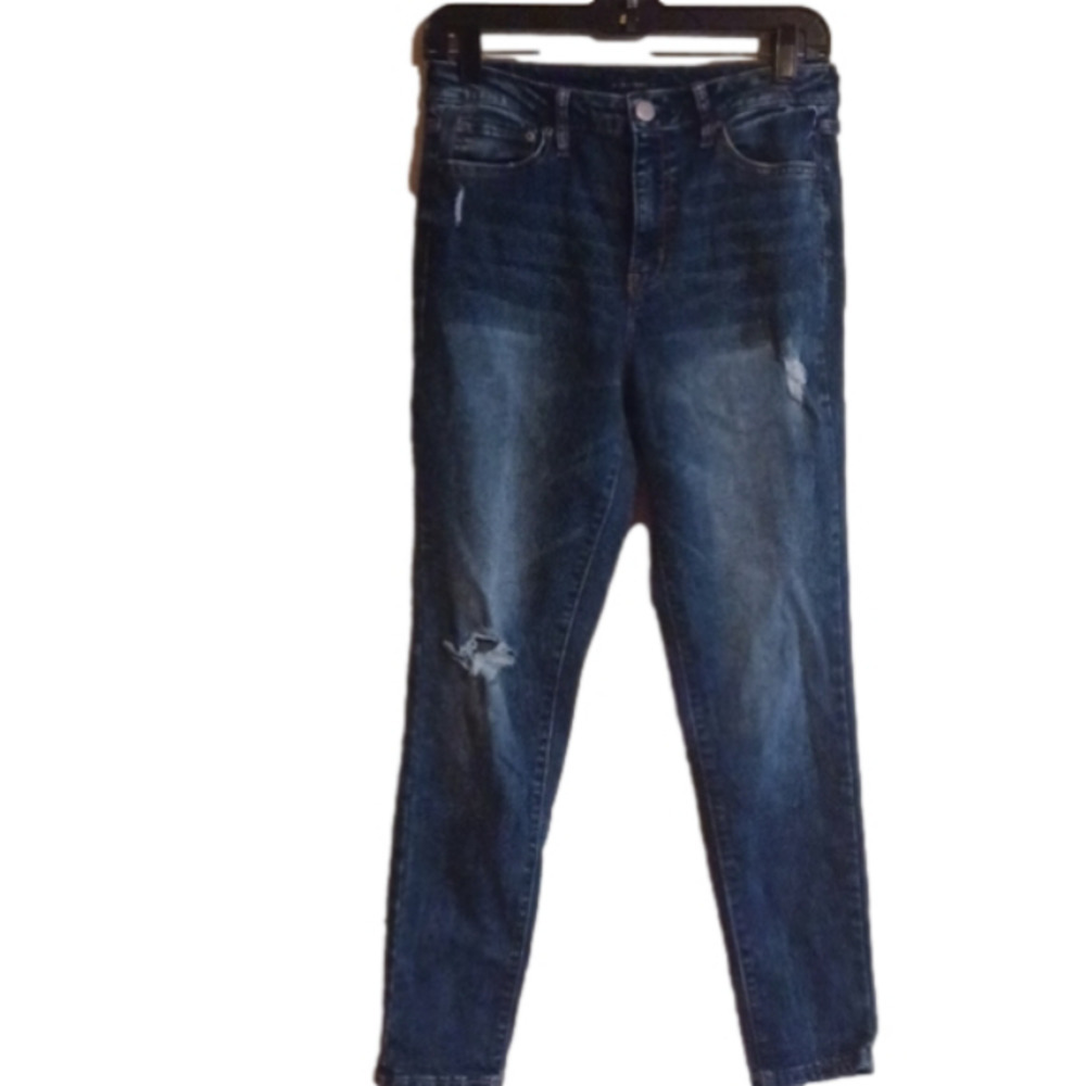 𝅺aeropostale The Norma Jean. Size 8. Some distressing. Good used condition.